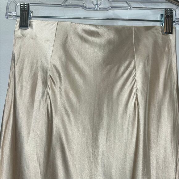 Quince Cream Mini Skirt - Picture 11 of 15